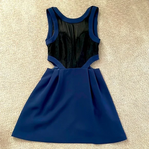 bcbg lace dress navy BCBGMAXAZRIA Draped Illusion Lace Navy Blue Gown 8 New